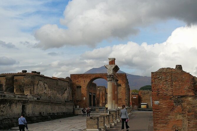 Explore Pompeii: 2-Hour Guided Walking Tour with Included Ticket - The Pompeii guided walking route: what you’ll see in those 2 hours