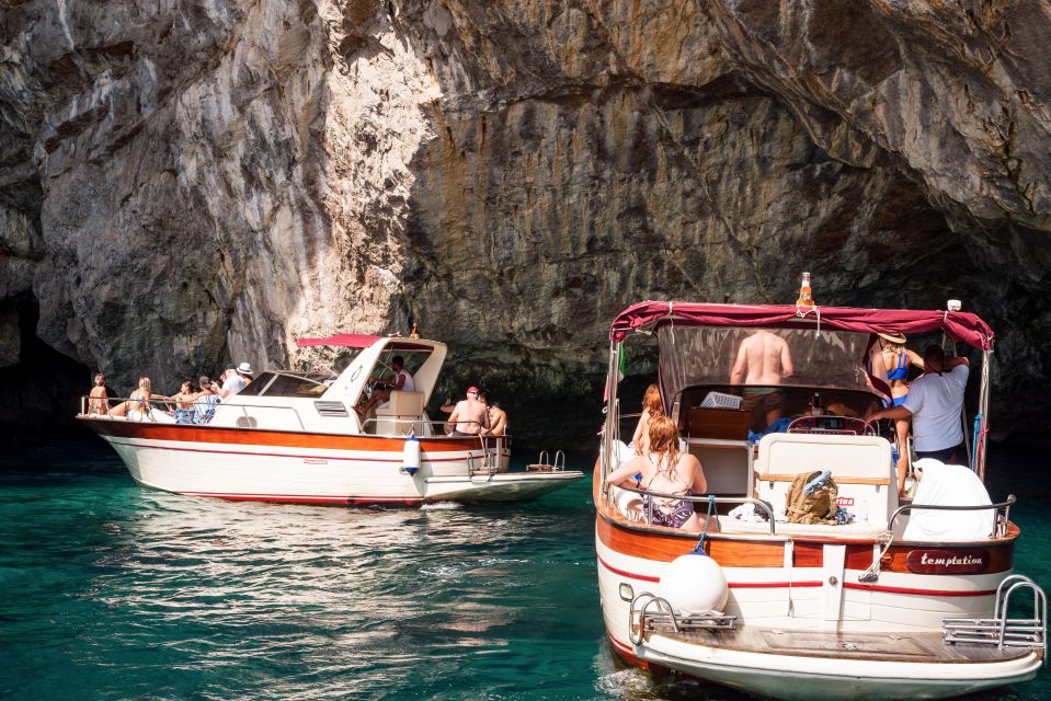 From Amalfi: Small Group Boat Excursion to Capri Island - Your 4 hours on Capri: how to use the island time without getting stressed
