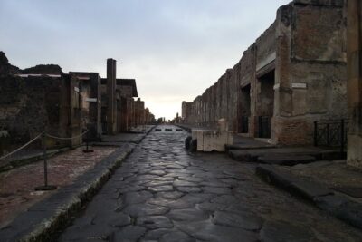 From Pompeii: Day Tour of Pompeii and Vesuvius with Bus Transfer - Meeting at Via Villa dei Misteri: timing is everything