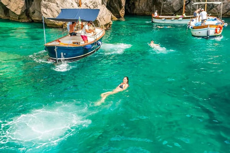 From Sorrento: Capri Boat Cruise with Swimming and Prosecco - Meeting points and getting on the water fast