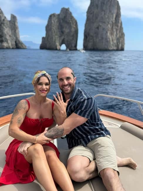 From Sorrento: Full-Day Boat Tour to Capri with Drinks - Capri by boat: why the grotto passes feel different than land tours