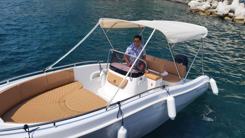 From Sorrento: Full Day Capri Private Boat Trip with Drinks - Capri on foot: 3–4 hours for walking and shopping (and how to use it well)