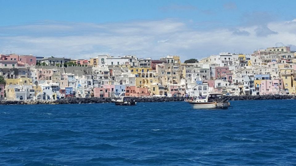 From Sorrento: Ischia and Procida Boat Tour with Snorkeling - Drinks, snack, and the small-group vibe: value beyond the headline price