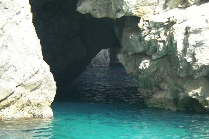 From Sorrento/Nerano: Capri Shared Tour - without pick up - The day rhythm that matters: 6 hours on Capri then a sea tour