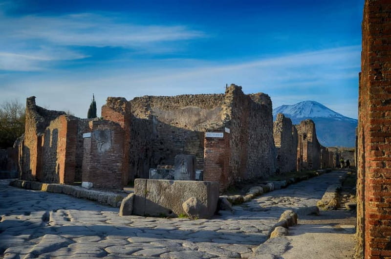 From Sorrento: Pompeii and Mount Vesuvius Trip with Lunch - Pompeii plus Vesuvius: the day-trip format that actually works