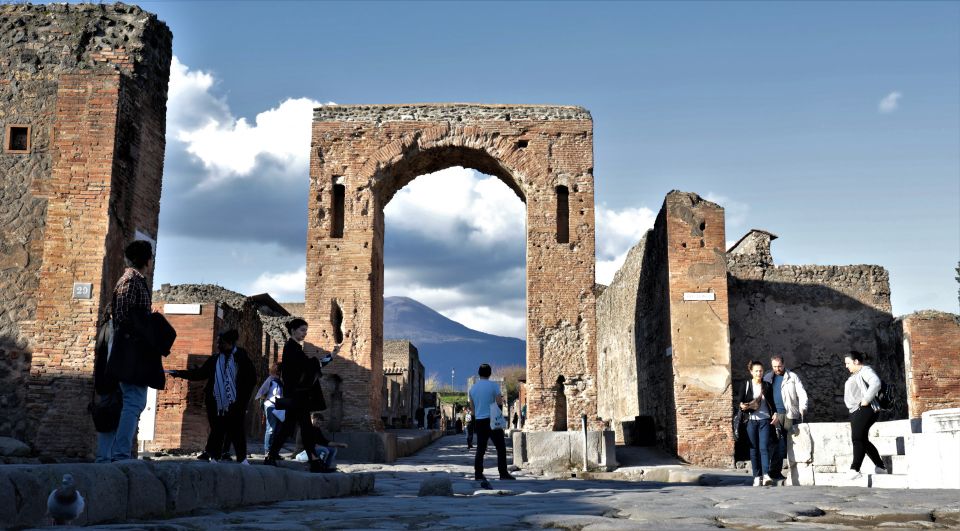 From Sorrento: Pompeii and Vesuvius Tour by Express Train - Pompeii Skip-the-Line: What the 2-Hour Guided Walk Actually Gives You