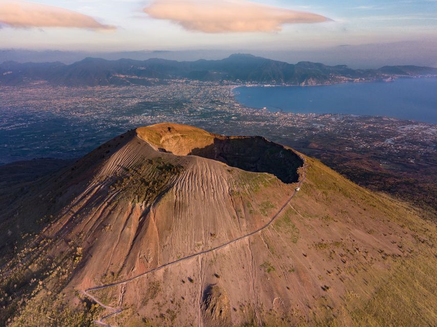 From Sorrento: Semiprivate Vesuvius Tour - From Sorrento to Pompeii Scavi: the train part that actually helps