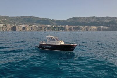 Full-day Exclusive Private boat tour on the Amalfi coast - Cruising the coast, caves, and blue-water breaks