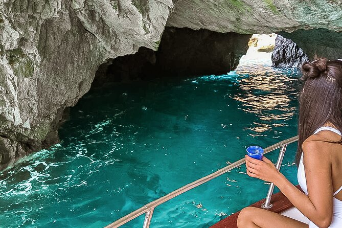 Full day on a private boat to discover Capri - Villa Malaparte and the cliffside photo angle