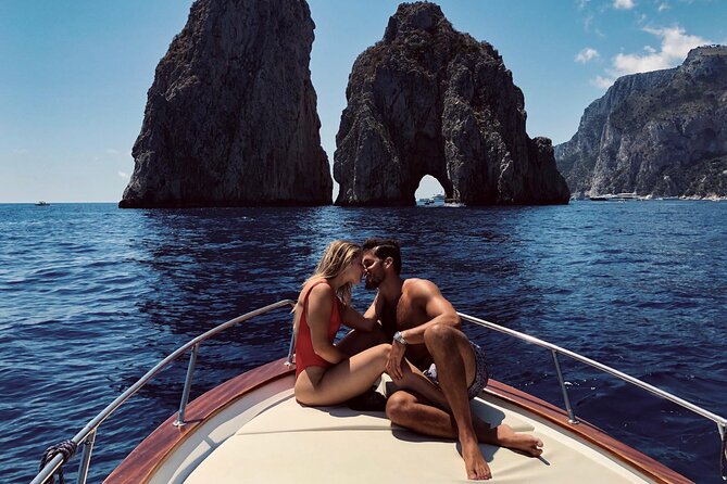 Full day on a private boat to discover Capri - What the day looks like: the coastal “greatest hits” sequence