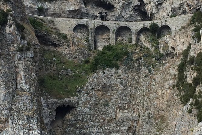 Full-Day Sorrento Positano Pompeii Tour - Sorrento time for traditional shops (and the easiest lunch decision)