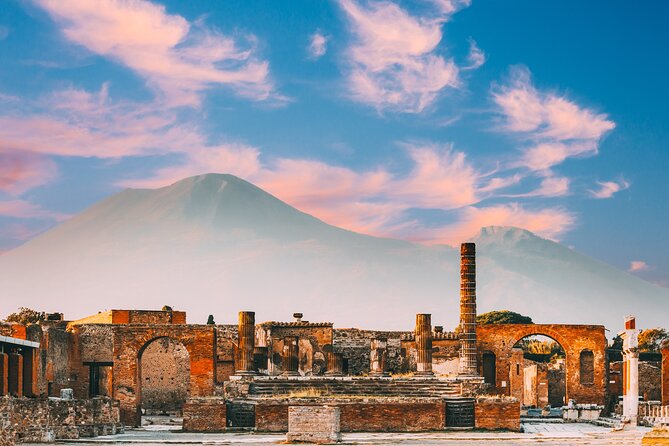 Guided Private Tour in Pompeii - Meeting point near Piazza Esedra: start where the city opens up