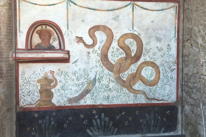 Guided tour of Pompeii - Roman streets, shops, baths, and houses