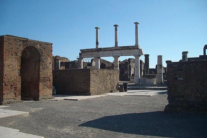 Guided Tour of Pompeii and Herculaneum with Lunch and Ticket - Pompeii Meets Herculaneum: Why This Combo Works