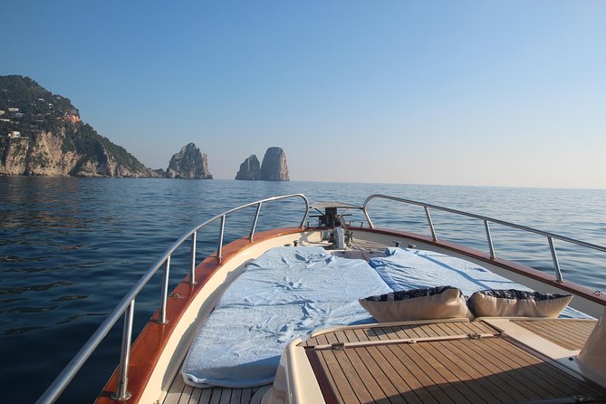 Half day around Capri (4 hours) - The afternoon sunset spot: when the timing matters