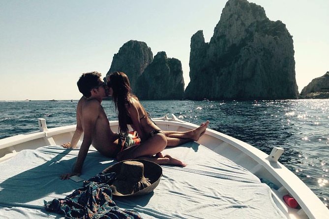 Half day around Capri (4 hours) - Snorkeling gear, drinks, towels: the small comforts that add up