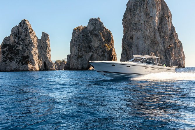 Half day around Capri by Itama 38 speedboat - Snorkeling and swimming: turning the boat day into water time