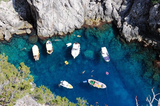 Half day around Capri by Itama 38 speedboat - Who this Capri boat trip fits best