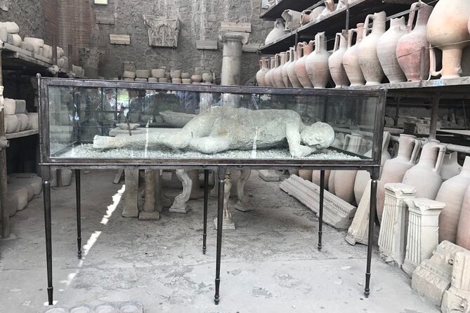 Half-Day Exclusive Private Tour of Pompeii and Herculaneum - Herculaneum’s Volcanic Preservation: Wood, Beds, and Food Remnants