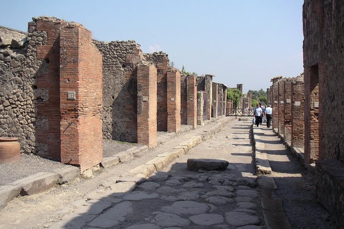 Half Day Morning Tour of Pompeii from Sorrento - Headsets and audio: helpful when they work