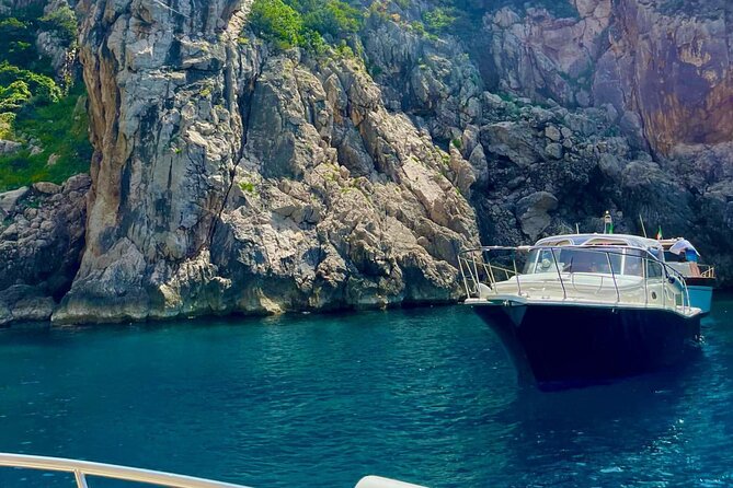 Half Day Private Boat Tour of Capri - What’s included on board (and what’s not)
