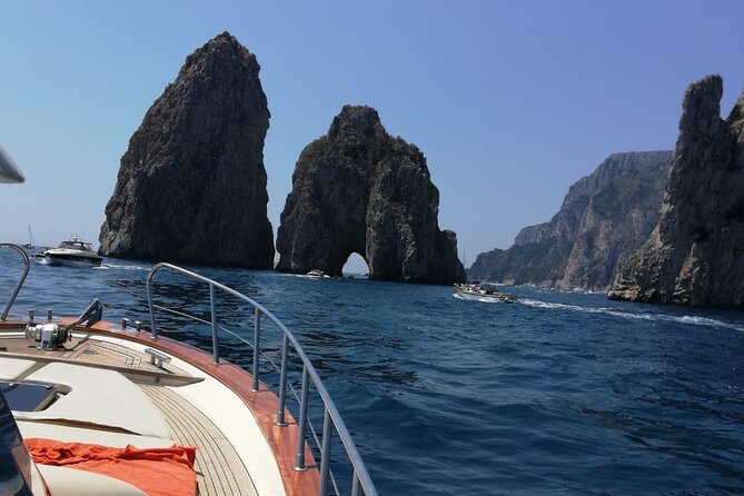 Half day to discover the fascinating island of Capri - Boarding, timing, and the small logistics that can make or break the day