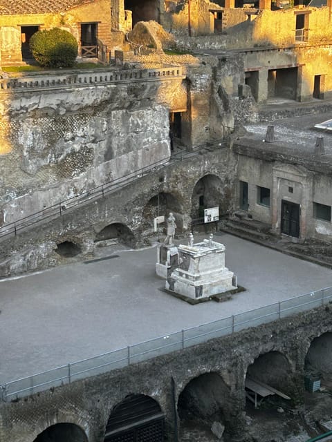 Herculaneum - Small Group Tour (admission included) - Skip-the-line admission and the 2-hour format