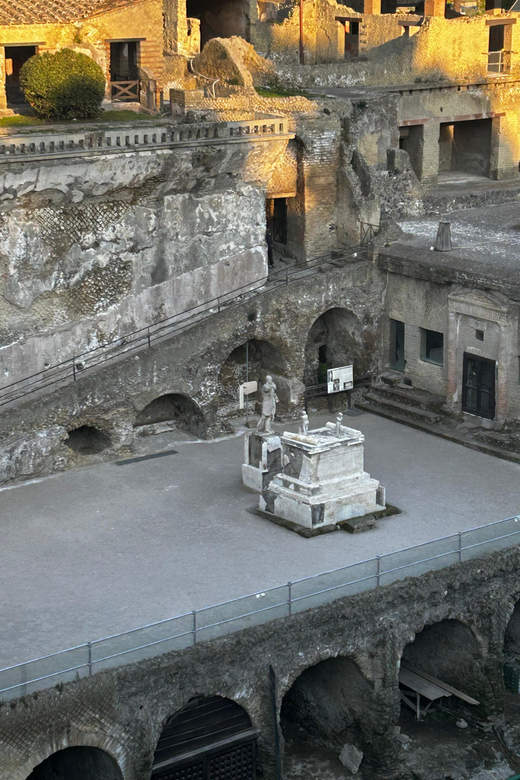 Herculaneum - Small Group Tour (admission included) - Who should book this Herculaneum tour