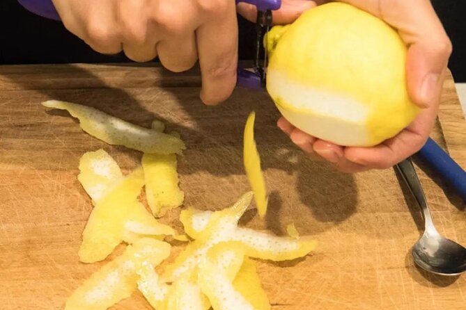 Learn how to make Amalfi limoncello - Price and time: is $30.12 a good deal?