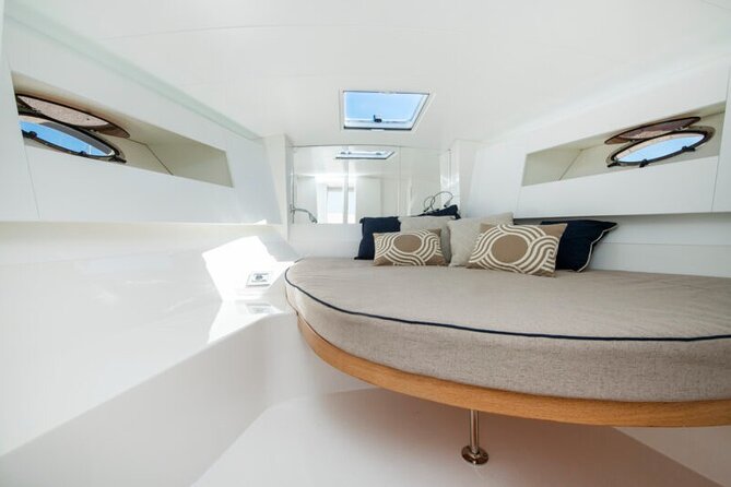 Luxury Capri Dining Experience & Aperitif with Yacht Transfer - Returning under moonlight: the calm, scenic ending