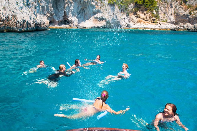 Luxury Private Boat Tour from Sorrento to Amalfi Coast– Shamal 40 - Positano for 90 Minutes: Stroll Time With a Safety Net