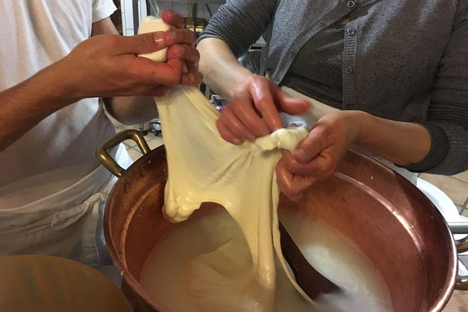 Milk the Cow & Make Mozzarella and Gnocchi with Our Family - Getting there and meeting at Via Castello