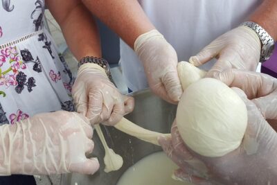 Mozzarella Class or Pizza Class - Furore: the small stop that makes the day feel special