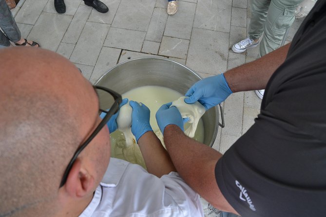 Mozzarella Class or Pizza Class - Pizza class with a chef: making it practical, not just pretty