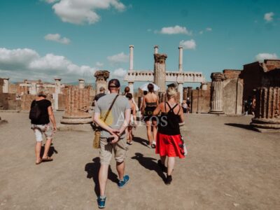Naples: Pompeii and Mount Vesuvius Entry Tickets and Tour - Pompeii’s best-preserved ruins, explained by an archaeologist