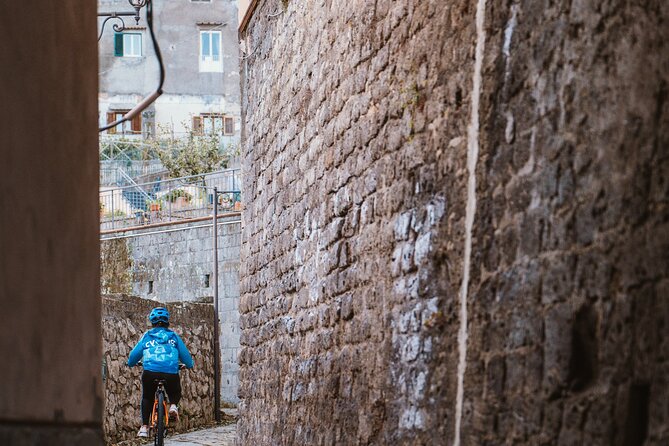 Pedals & Flavours: Sorrento oil and lemon tour - Stop 1 at Sentieri di Massa Lubrense: scenic roads with a village feel