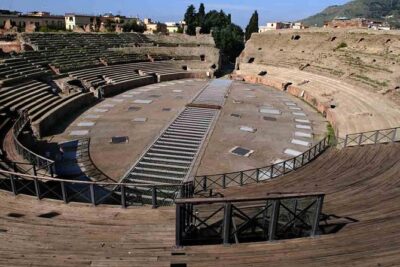 Phlegraean Fields: Pozzuoli Guided Walking Tour - Your 2-to-3-hour route: Flavian Amphitheater to sea view