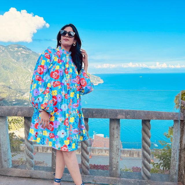 Photo Shoot Amalfi - Souvenirs Included: Bikini and Beach Towel That Match the Setting