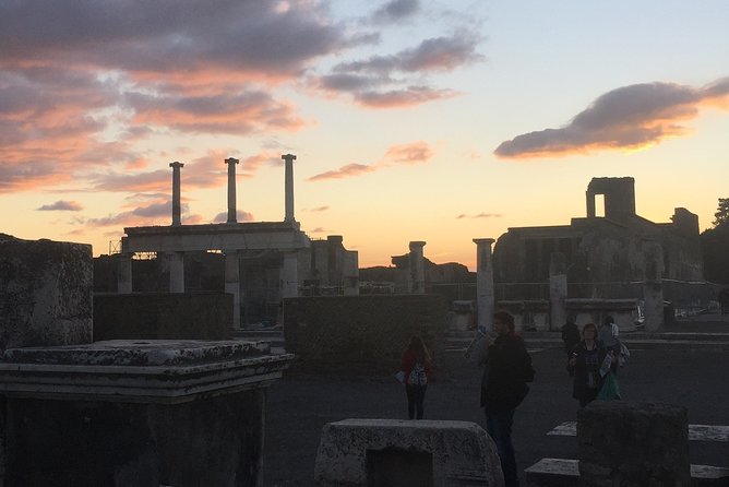Pompei Guided Tour at Sunset - Licensed guides: the difference between seeing and understanding