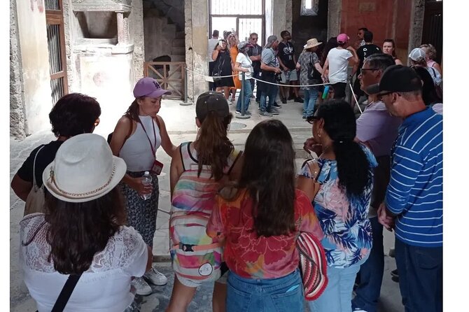 Pompeii 2 hours Private guided tour, A JOURNEY THROUGH THE TIME - Shops, Baths, and Temples: Daily Life in Small Pieces