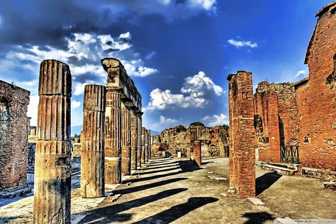 Pompeii: 2H Family friendly Tour with an Archeologist Guide - What You’ll Actually See Inside Pompeii