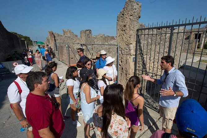Pompeii 3 Hours Walking Tour Led by an Archaeologist - Teatro Grande: the big stage where Pompeii performed