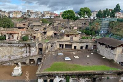 Pompeii and Herculaneum with Wine Tour - Parco Acheologico di Ercolano (Herculaneum): smaller footprint, easier to picture