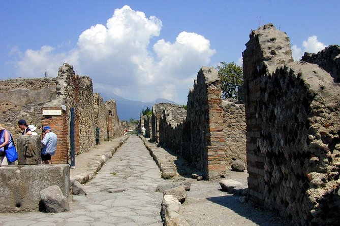 Pompeii and Mount Vesuvius SELECT tour - A One-Day Plan That Works From Sorrento
