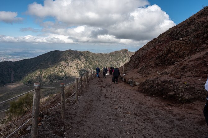Pompeii and Vesuvius Small Group Tour from Sorrento with Pizza - The Guide Factor: Humor, Safety Checks, and Clear Talking