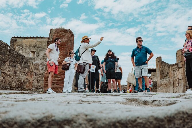 Pompeii Archaeological Small-Group tour for 15 people - House of Menander and the Forum granaries: how wealth looked in daily city life