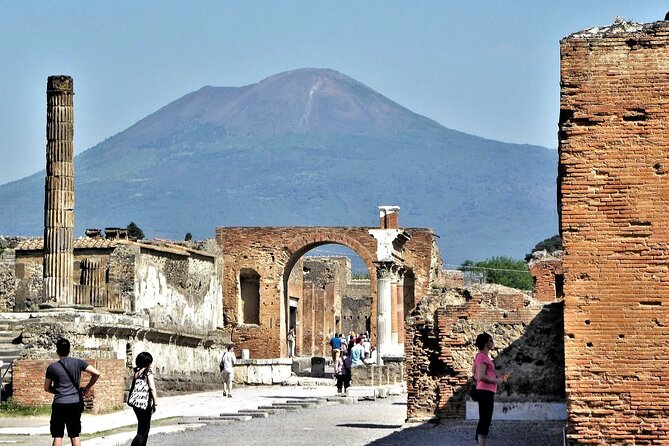 Pompeii: Exclusive Private Walking Tour with an Archaeologist - Key highlights at a glance