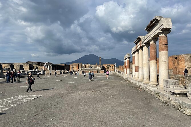 Pompeii Express: 1-Hour Guided Tour - How the Guide Shapes Your Pompeii Hour