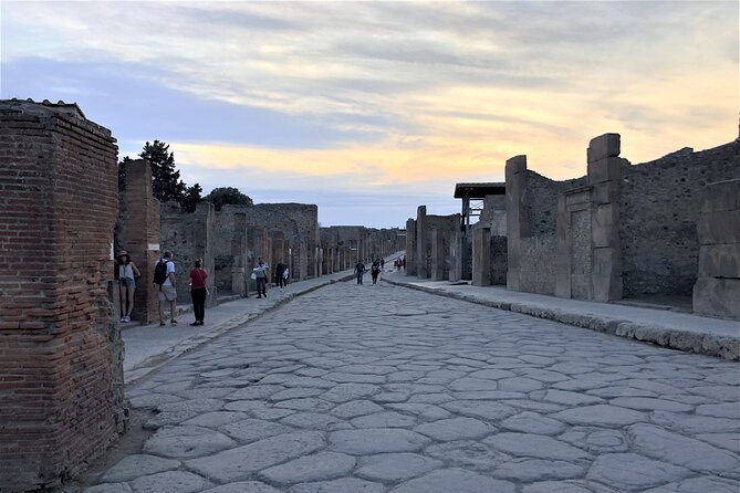Pompeii from Afternoon to Sunset - Roman Highlights on the Afternoon Walk: Basilica, Forum, and Homes