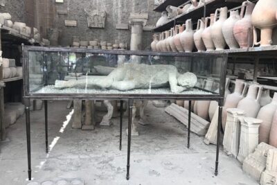 Pompeii: Guided Small Group Tour Max 6 People with Private Option - Pompeii Archaeological Park: the Forum and theatre stops that set the scene